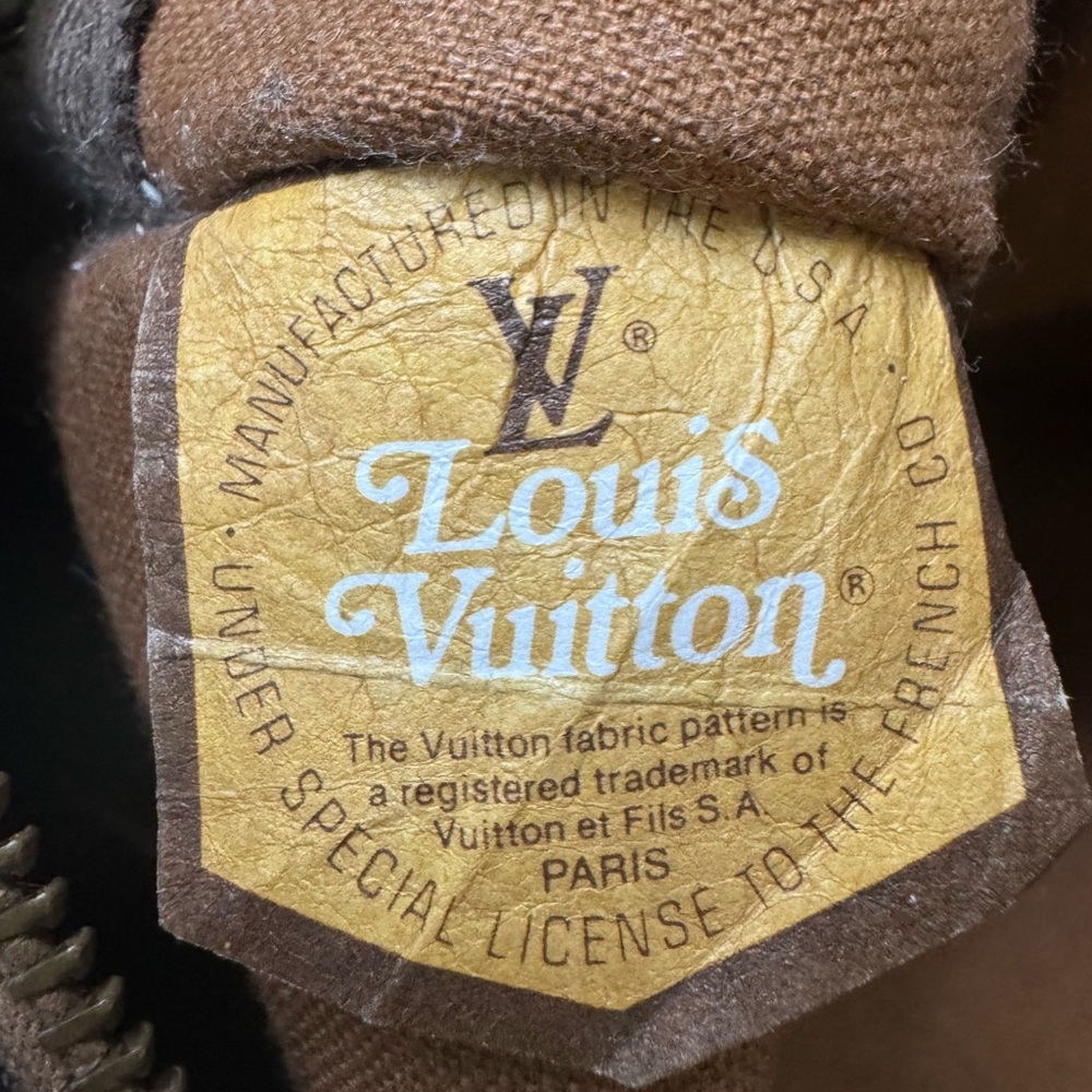 Louis Vuitton Brown and Tan Monogram Cover - Picture 5 of 5